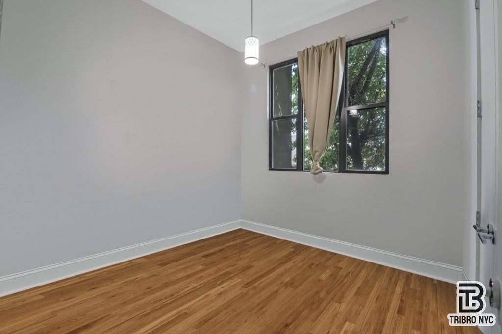 34-62 10th Street - Photo 4