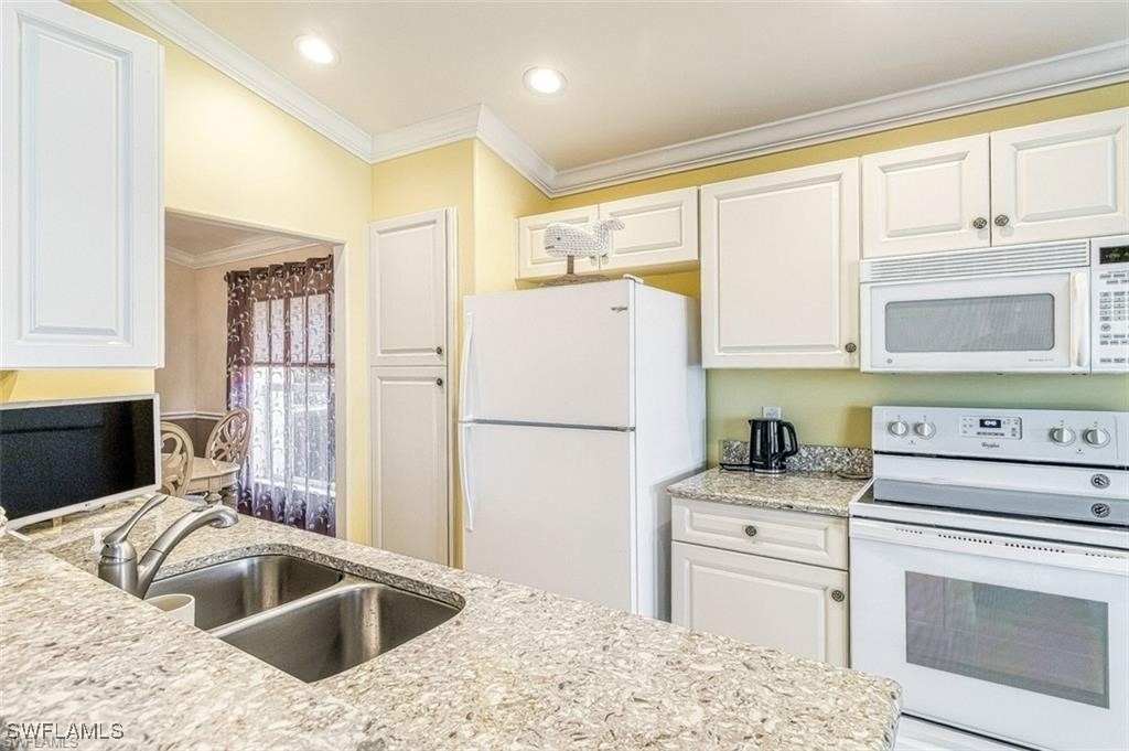 10025 Oakhurst Way - Photo 7