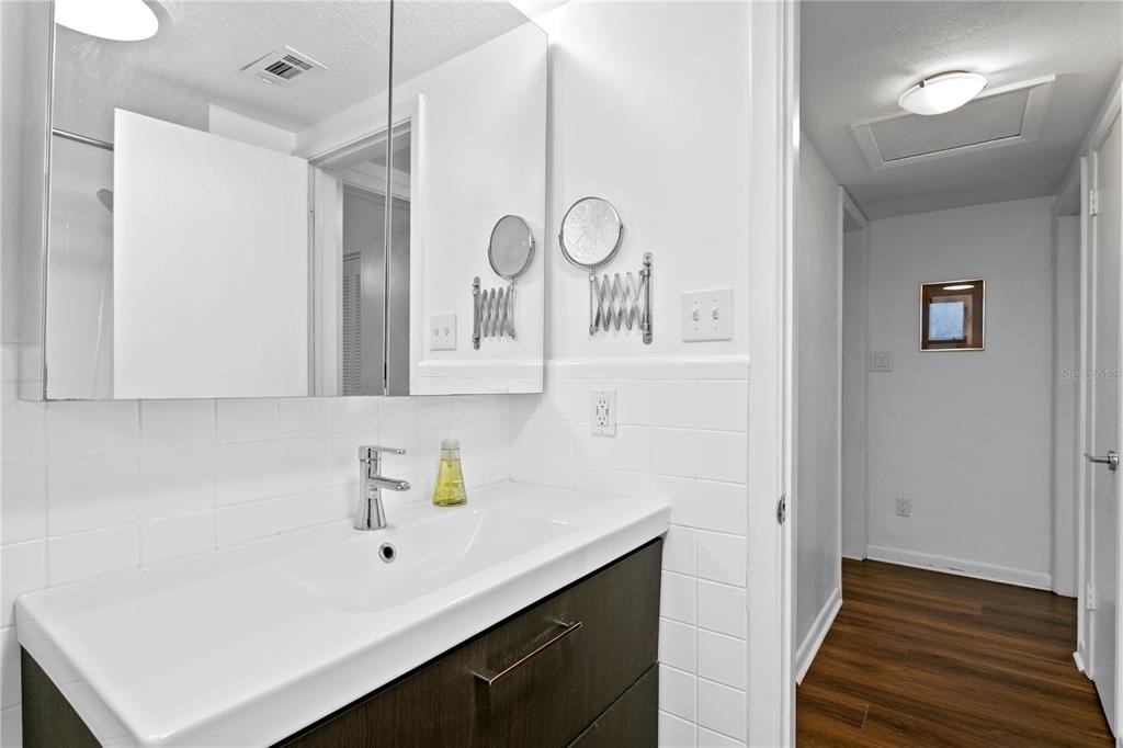 2407 S Lois Avenue - Photo 12