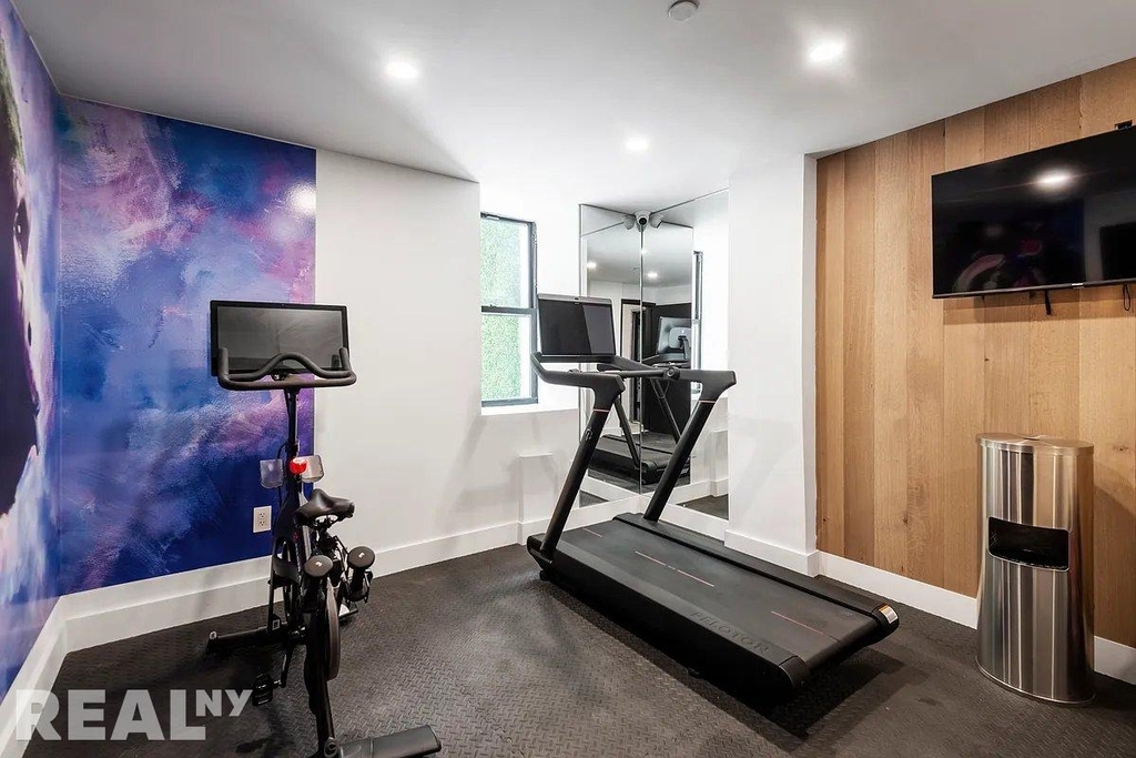 16 Howard Avenue - Photo 12