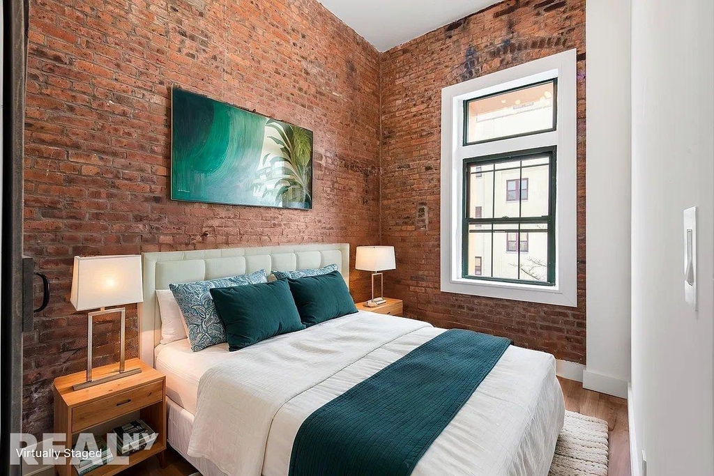 16 Howard Avenue - Photo 4