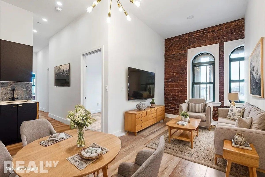 16 Howard Avenue - Photo 0