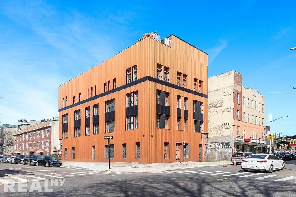 16 Howard Avenue - Photo 13