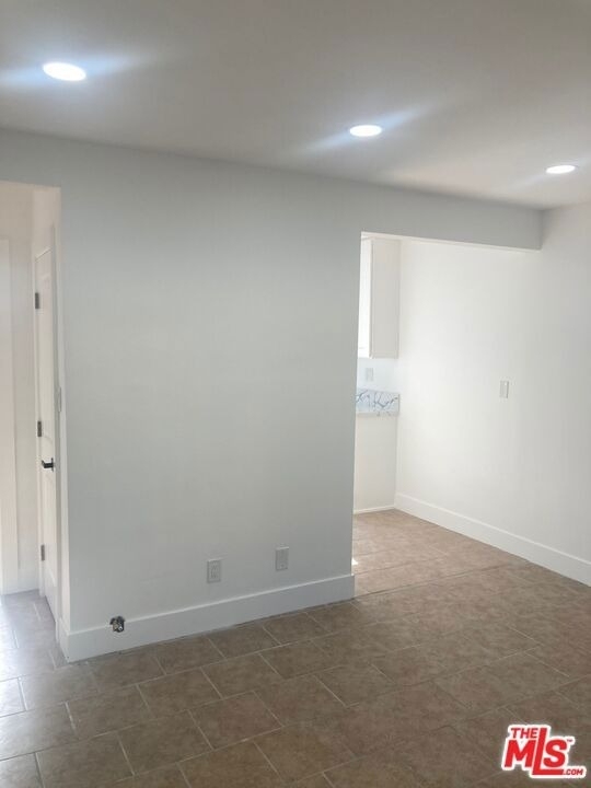 1101 W 106th Street - Photo 3