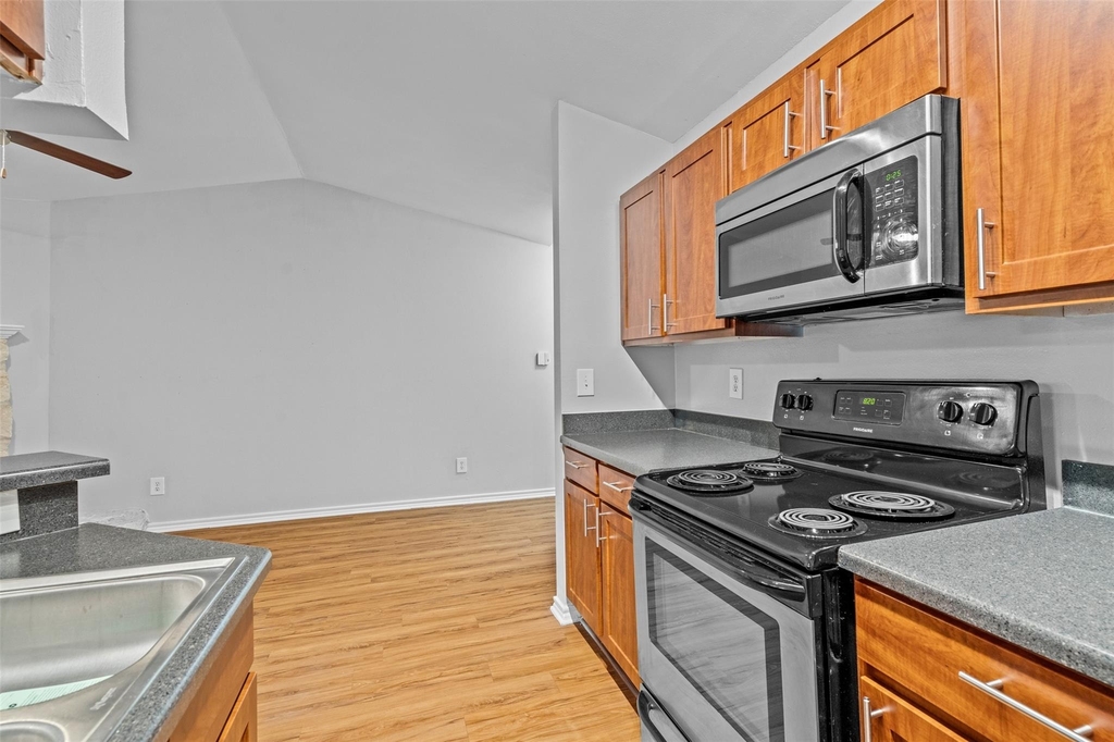 6804 N Capital Of Texas Highway - Photo 6