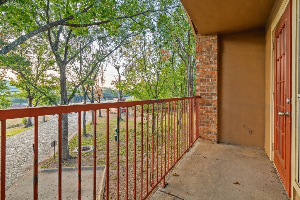 6804 N Capital Of Texas Highway - Photo 15