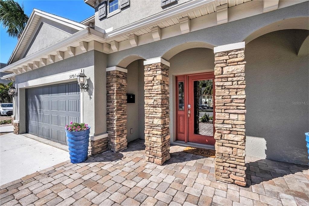 5701 S Macdill Avenue - Photo 1