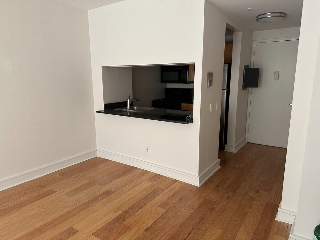 West 96th Street - Photo 7