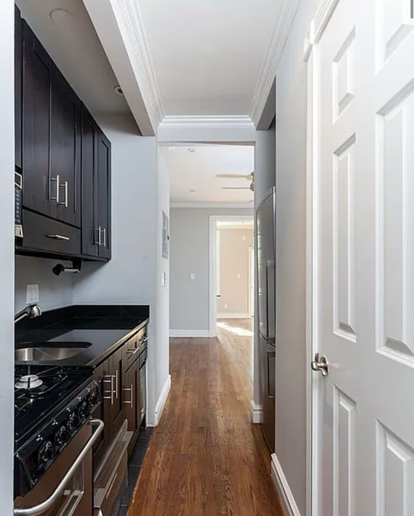 250 Mott Street - Photo 2
