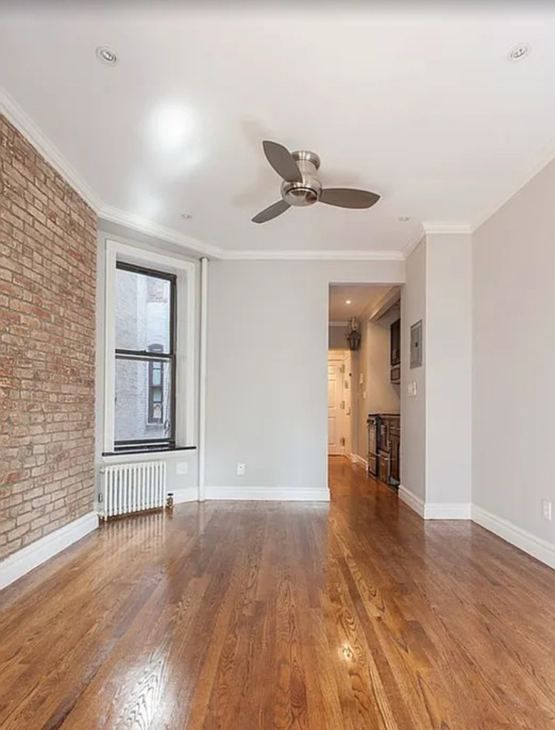 250 Mott Street - Photo 3