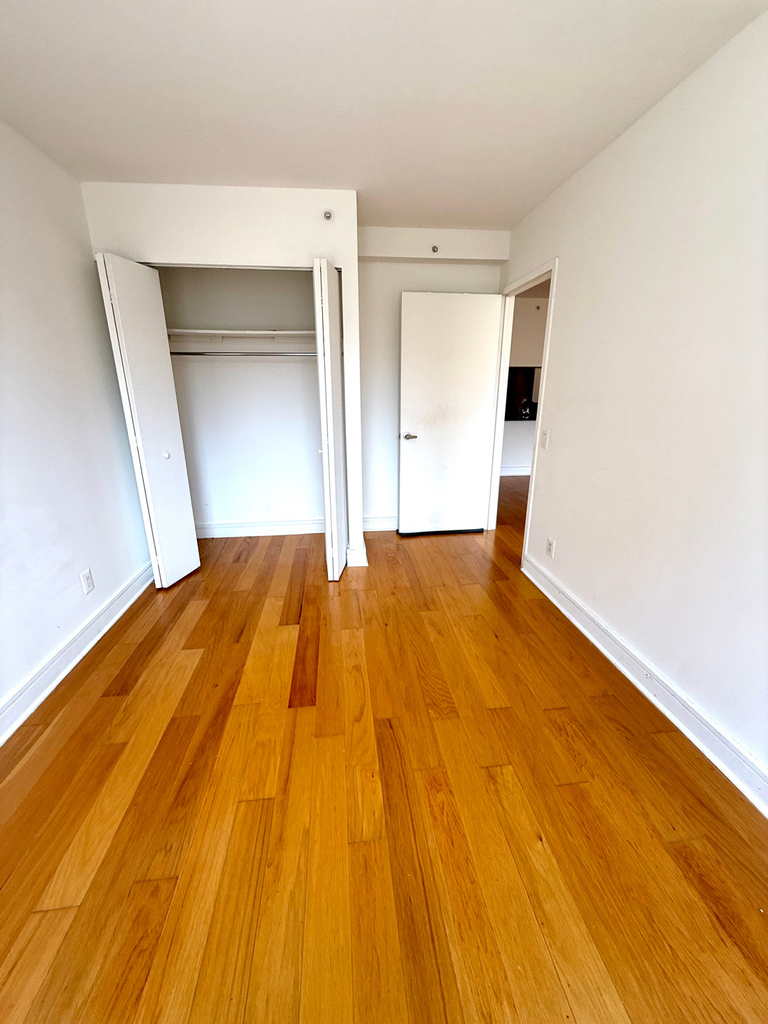 323 West 96th Street - Photo 4