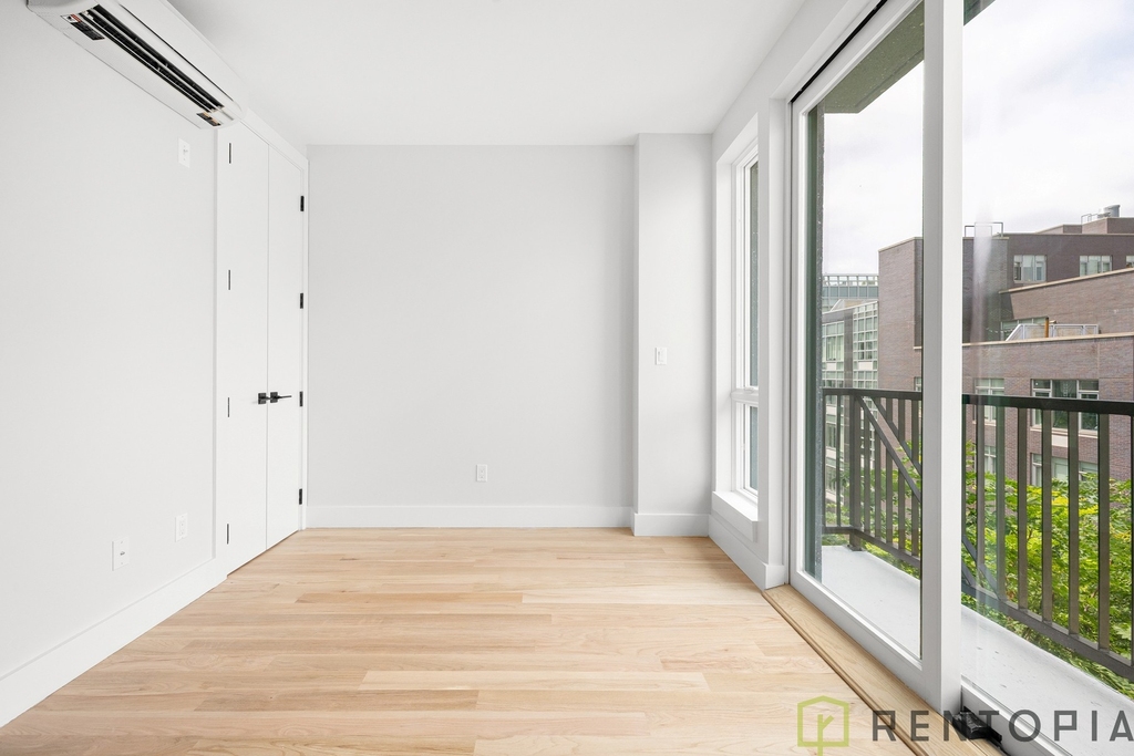 22 Frost Street - Photo 2
