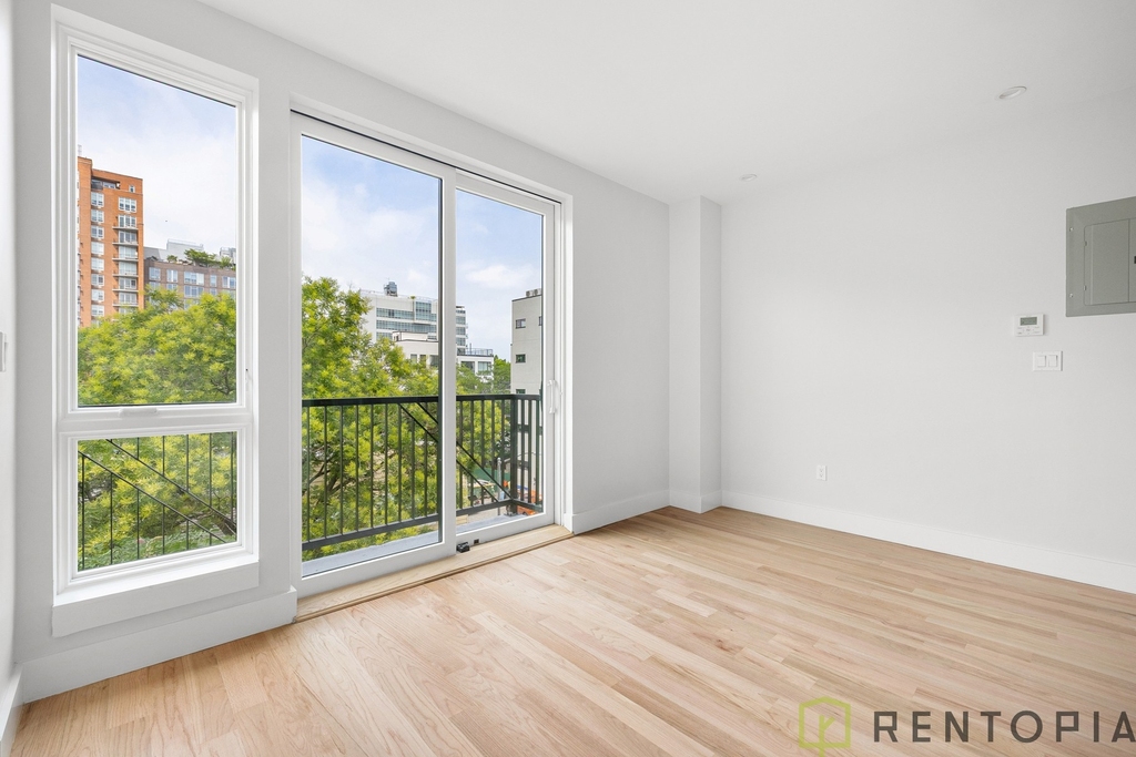 22 Frost Street - Photo 3