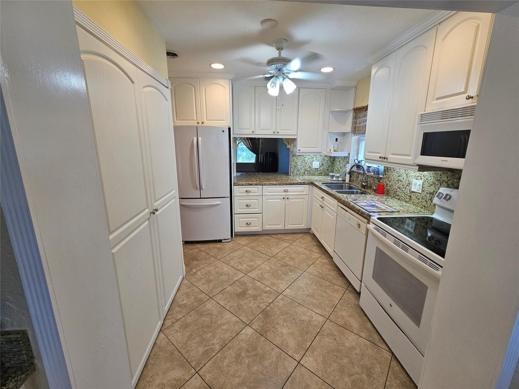 6650 Royal Palm Boulevard - Photo 3
