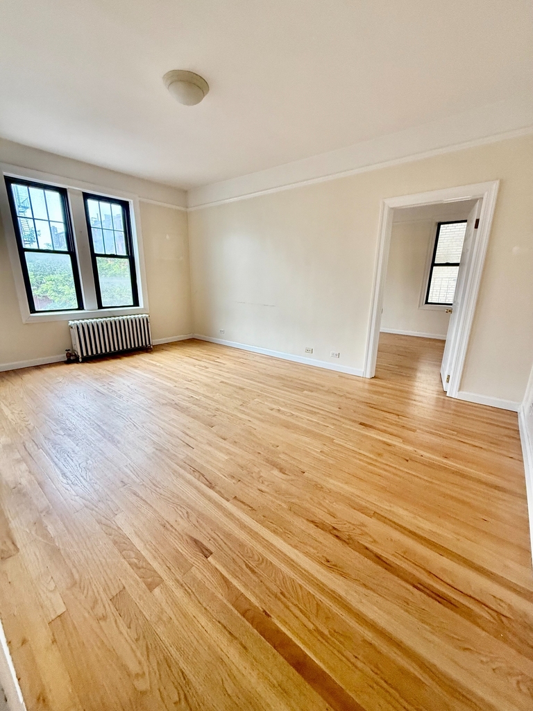 West 10th Street - Photo 1