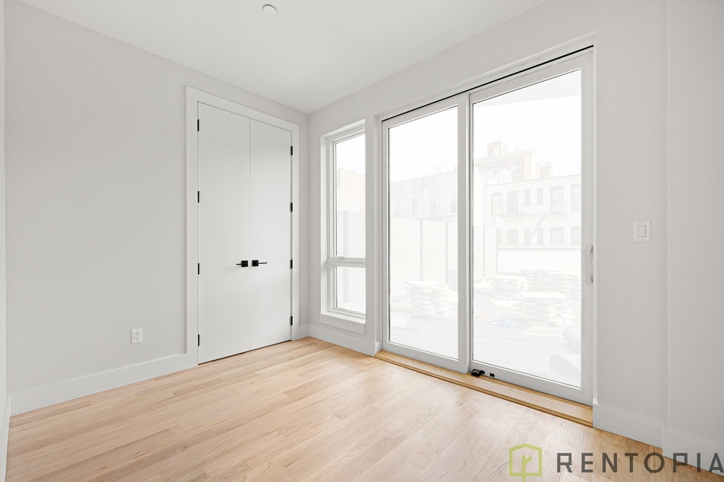 22 Frost Street - Photo 11