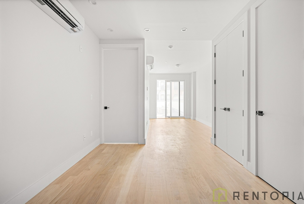 22 Frost Street - Photo 3