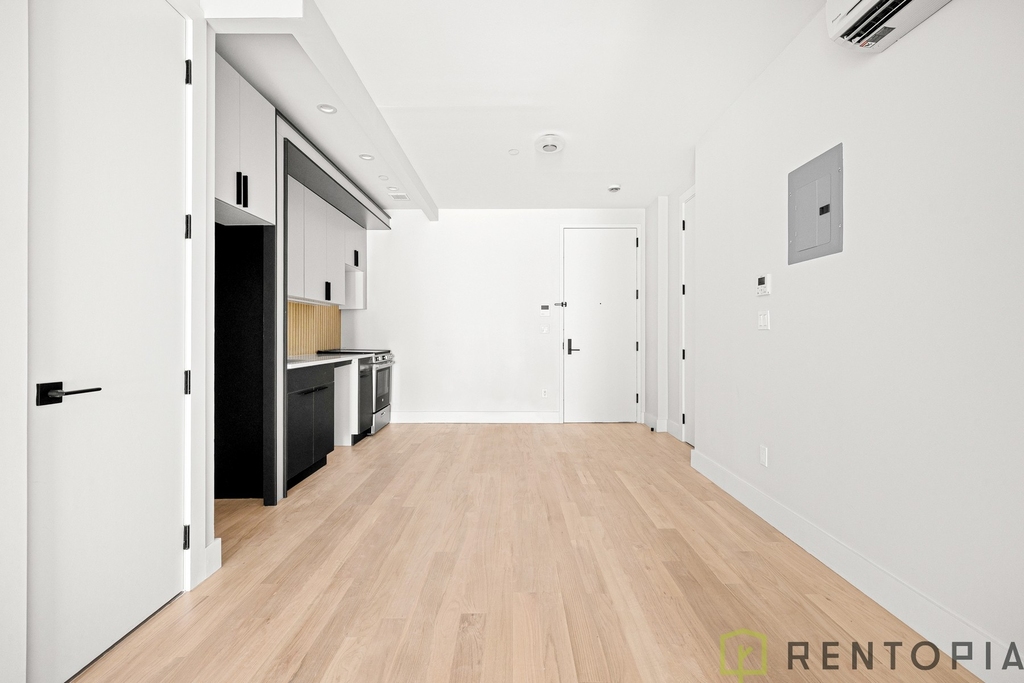 22 Frost Street - Photo 8