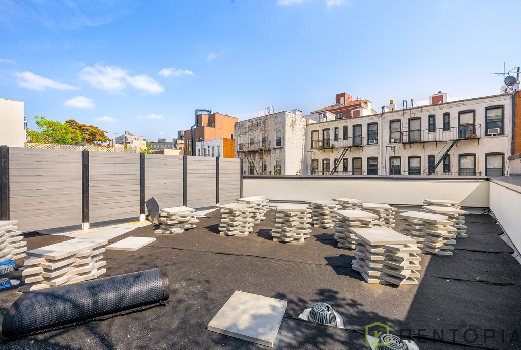 22 Frost Street - Photo 7