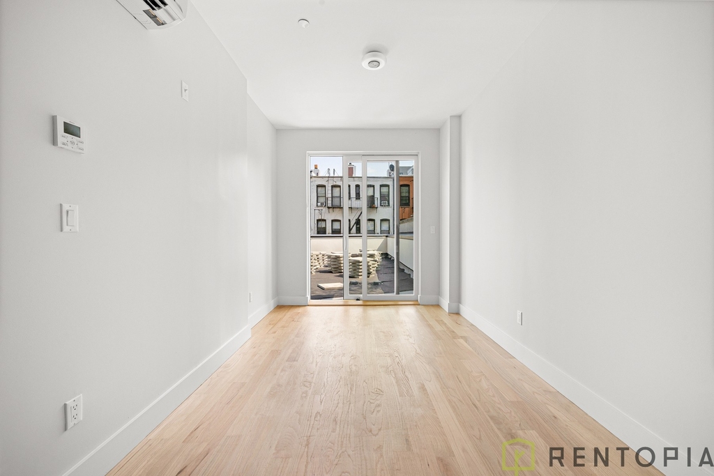 22 Frost Street - Photo 5