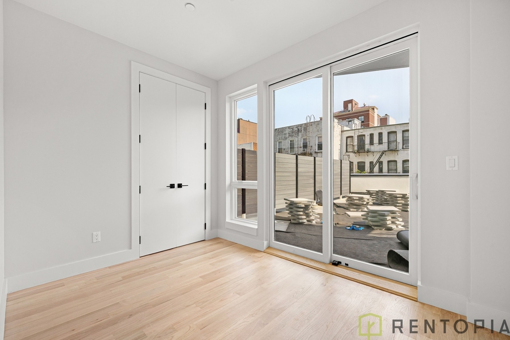 22 Frost Street - Photo 10