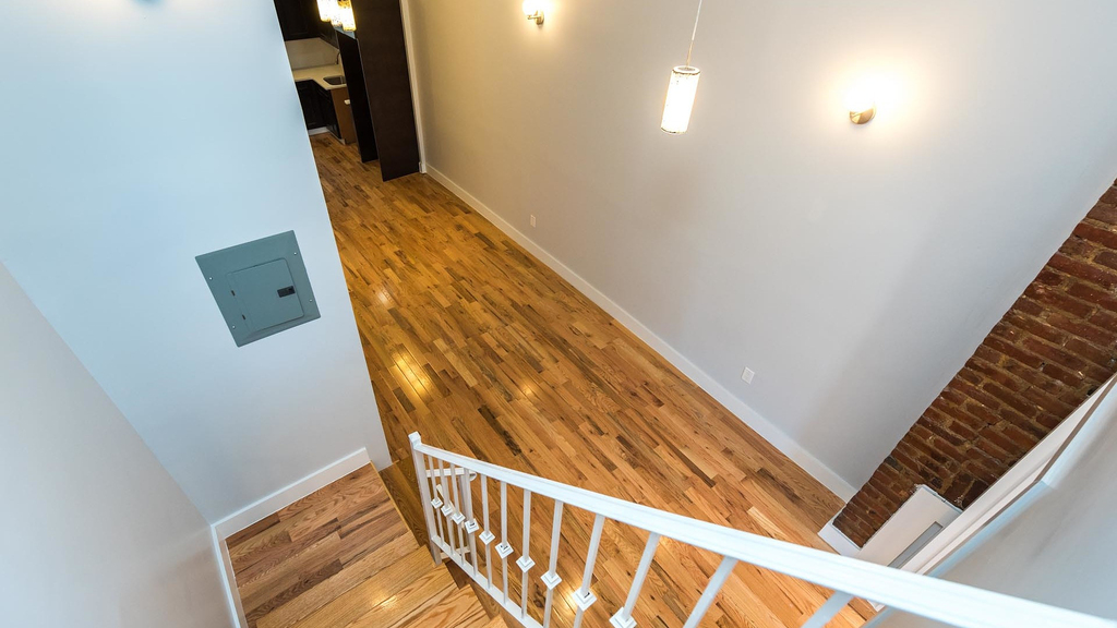 179 Stanhope Street - Photo 2