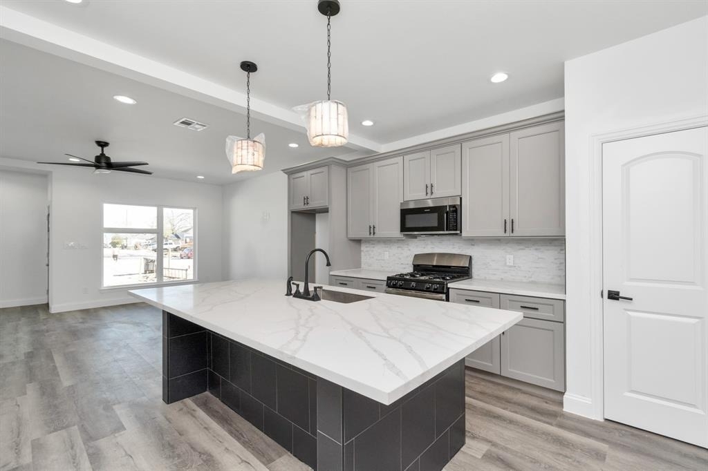 8636 Scott Street - Photo 2