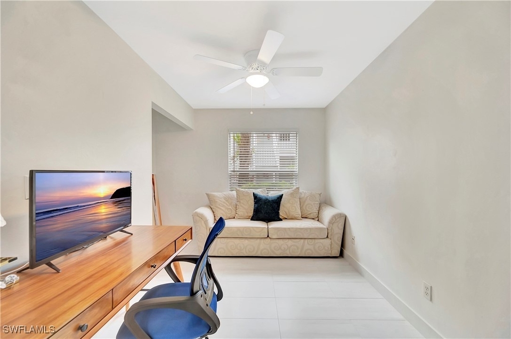 1925 Courtyard Way - Photo 17