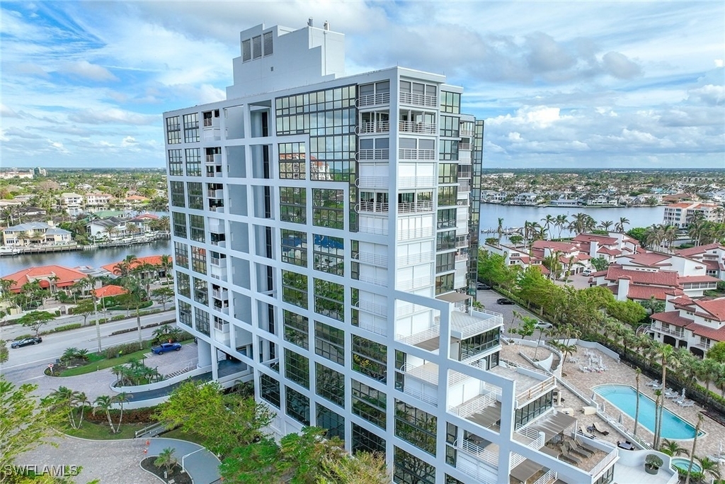 4751 Gulf Shore Boulevard N - Photo 3
