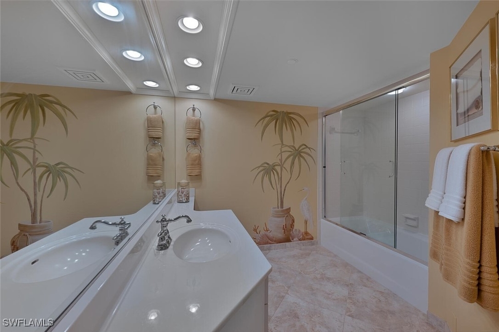 4751 Gulf Shore Boulevard N - Photo 11