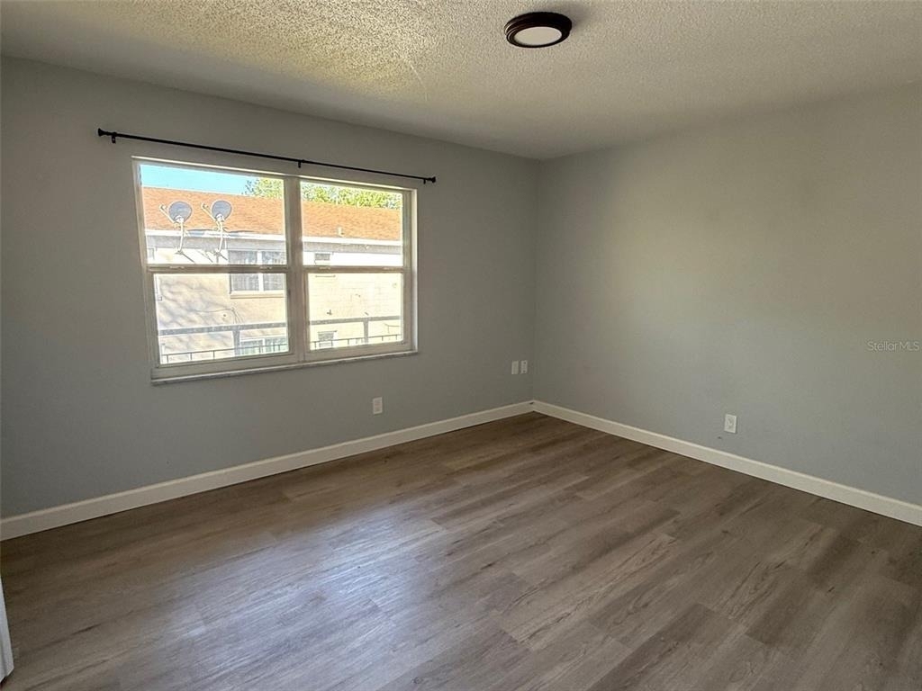 805 Louisville Street - Photo 7