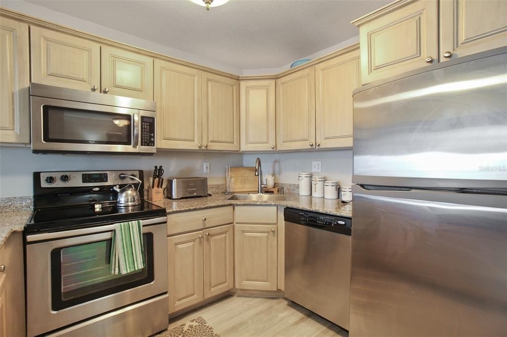 1050 Longboat Club Road - Photo 4
