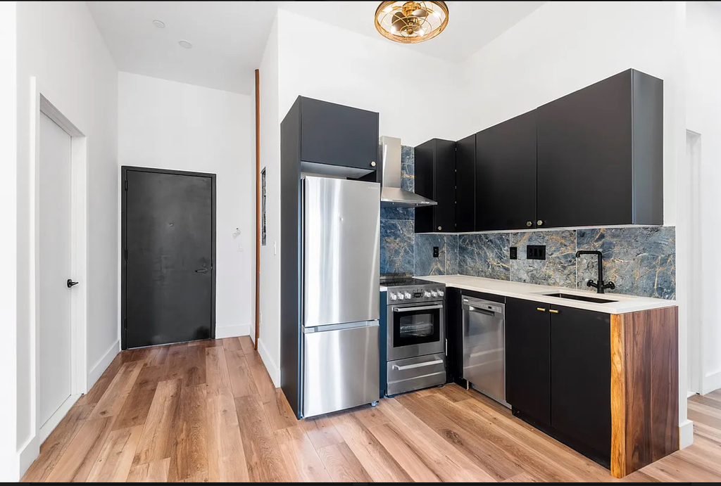 16 Howard Avenue - Photo 6