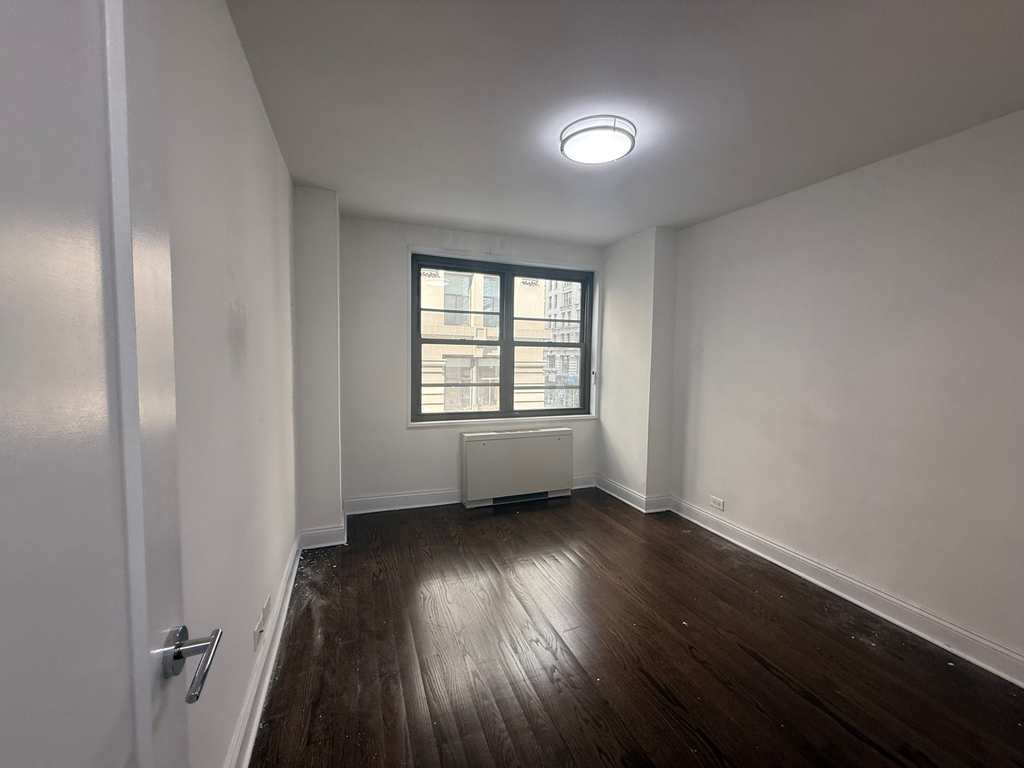 96 5th Avenue - Photo 5