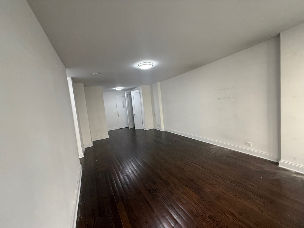 96 5th Avenue - Photo 4
