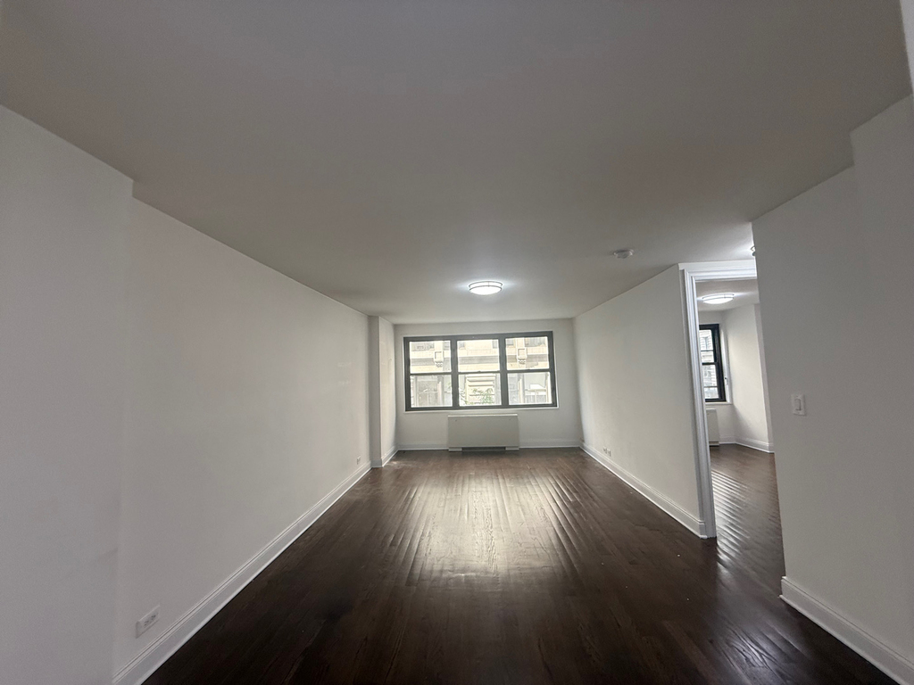 96 5th Avenue - Photo 0