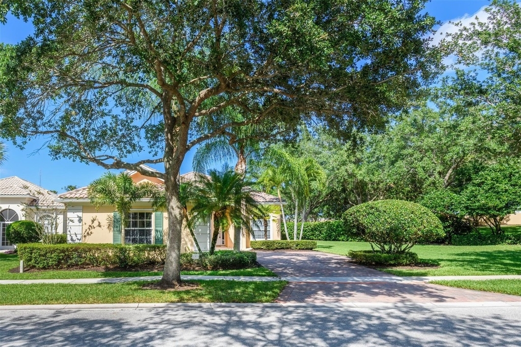 8019 Nevis Place - Photo 0