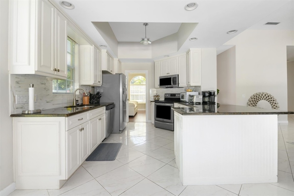8019 Nevis Place - Photo 8