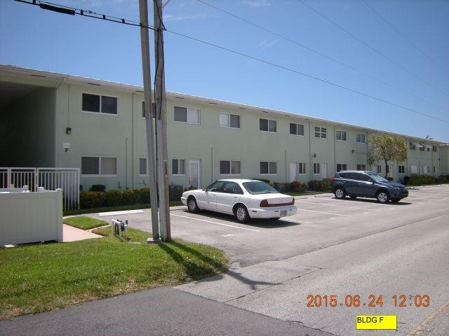 2100 Ne 38th Street - Photo 0