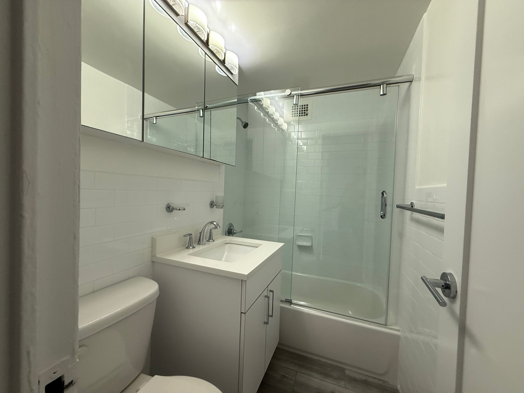 145 East 16th Street - Photo 9