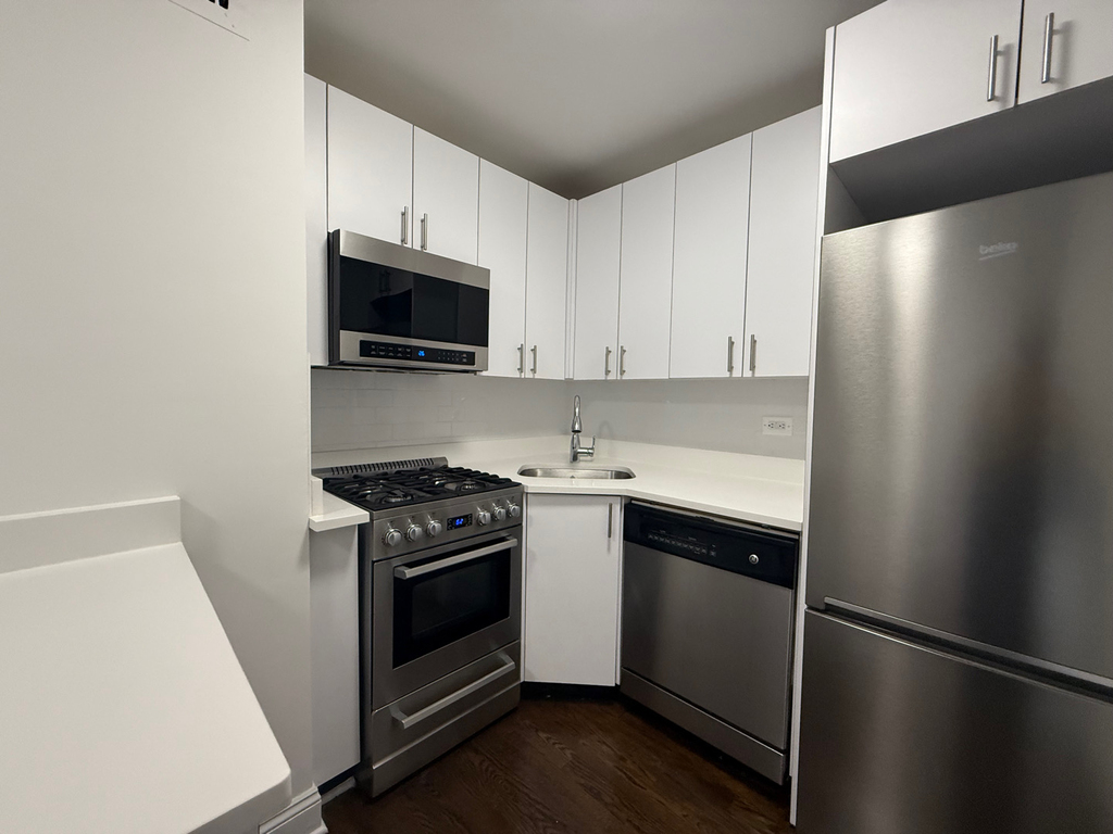 145 East 16th Street - Photo 2