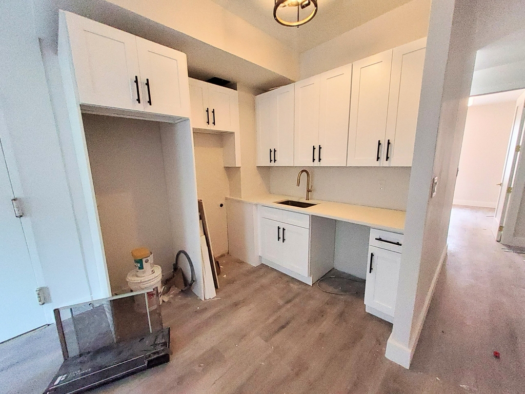320 Throop Avenue - Photo 8