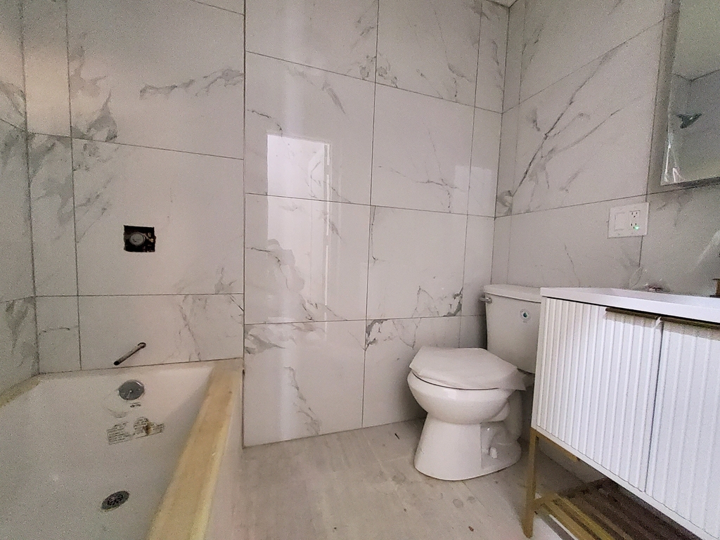 320 Throop Avenue - Photo 9