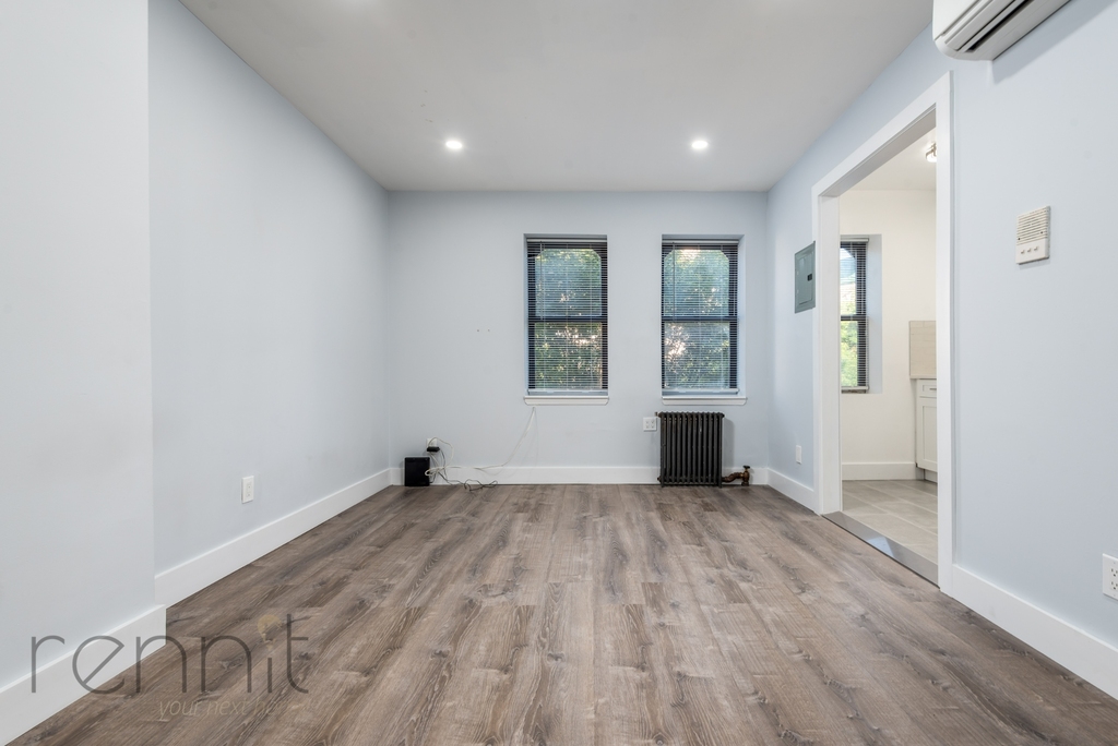 320 Throop Avenue - Photo 0