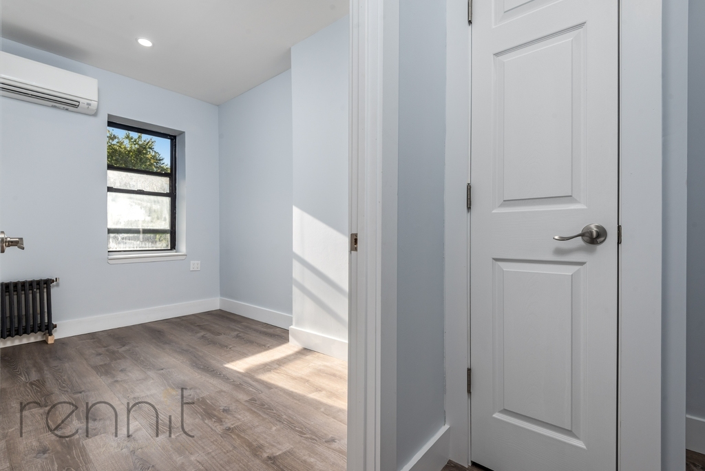 320 Throop Avenue - Photo 4