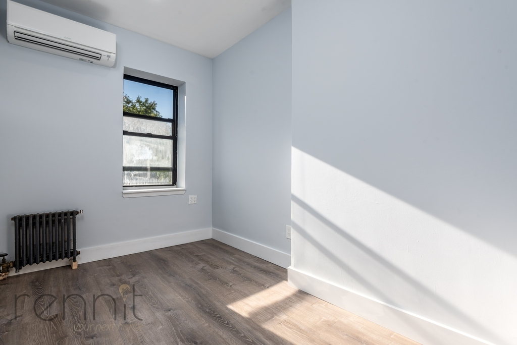 320 Throop Avenue - Photo 5
