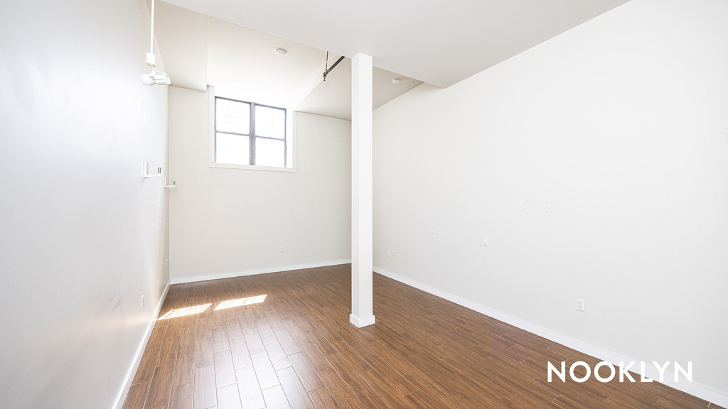 100 Dupont Street - Photo 4