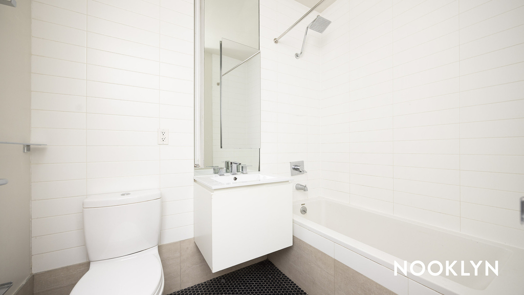 100 Dupont Street - Photo 5