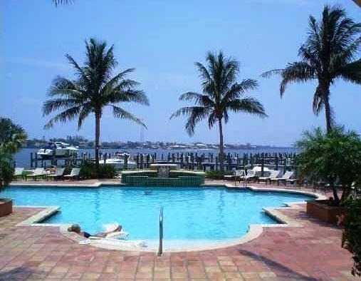 127 Yacht Club Way - Photo 0