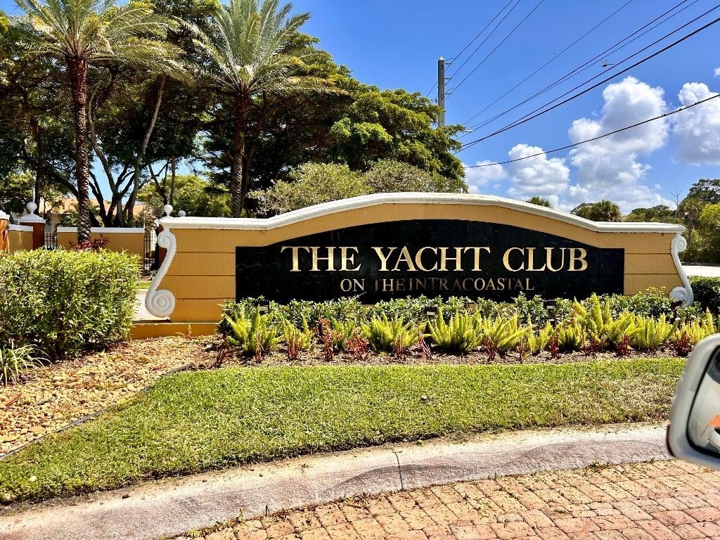 127 Yacht Club Way - Photo 1